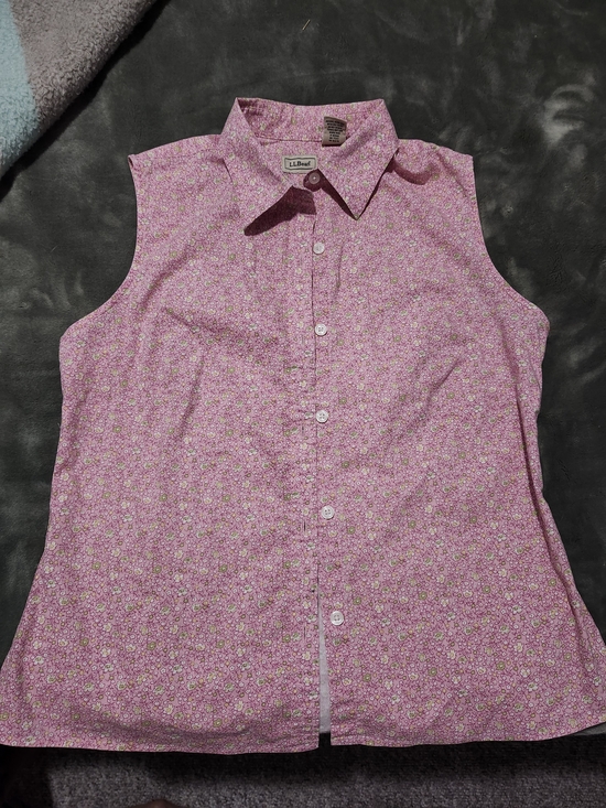 L.L. Bean Tops - L.L. Bean Sleeveless Button-Front Pink Floral Shirt